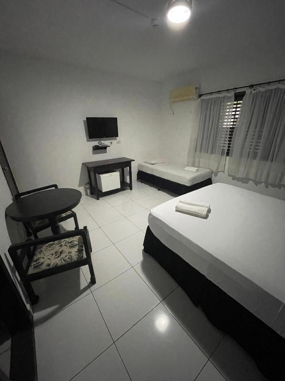 Cr Hotel Bueno - Antigo Hotel Serras De Goyaz Goiânia Exterior foto A room at the hotel