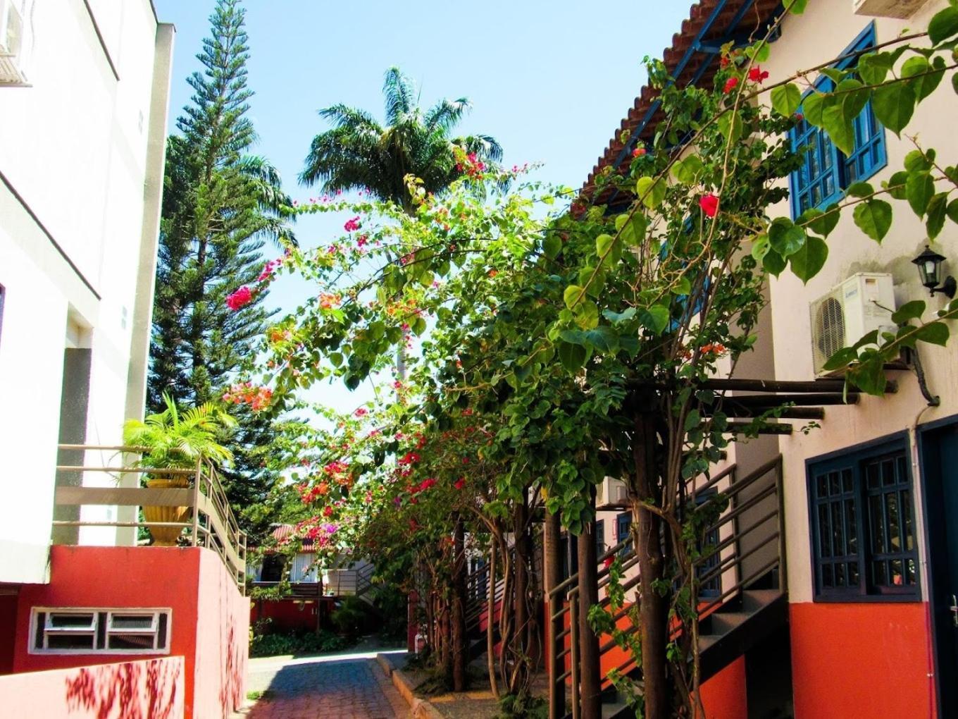 Cr Hotel Bueno - Antigo Hotel Serras De Goyaz Goiânia Exterior foto A street in the historic center of Florianópolis